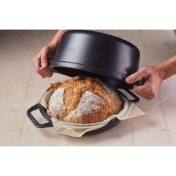 VICTORIA 5,7 Ltr. Dutch oven, and bread, seasoned