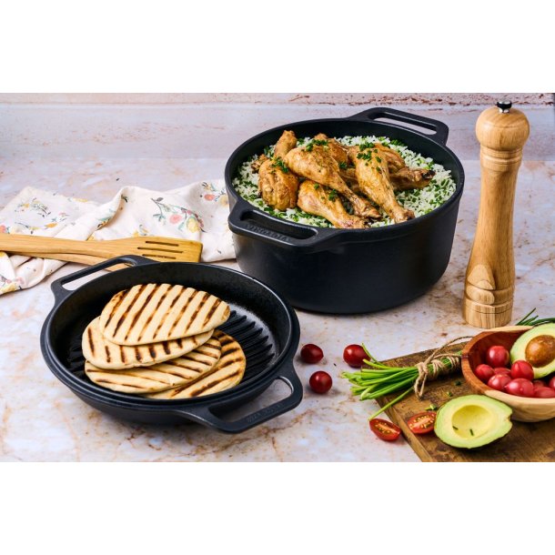 VICTORIA 5,7 Ltr. Dutch oven, and bread, seasoned