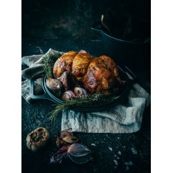 VICTORIA 5,7 Ltr. Dutch oven, and bread, seasoned